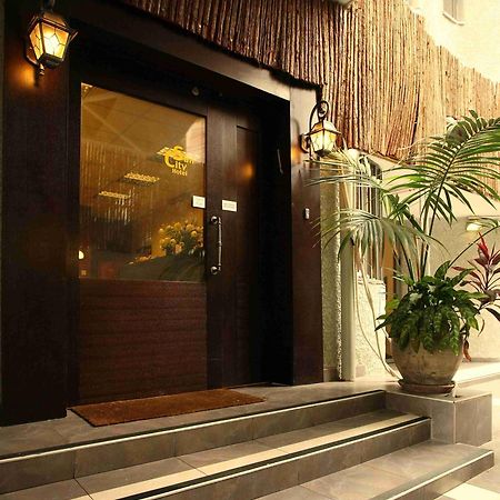 Sun City Hotel Tel Aviv Exterior photo